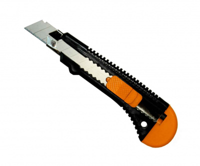 Нож прорезной с отломным лезвием 18 мм (Polax)